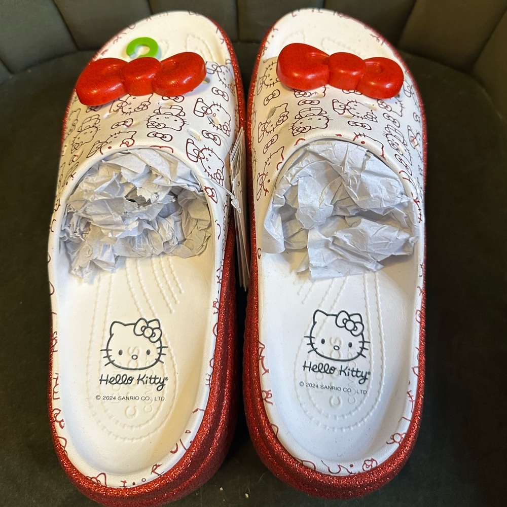 Hello Kitty Platform Crocs Sandals - Picture 2 of 4